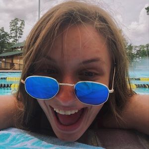 Meet your Posher, Catherine